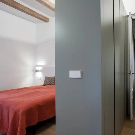 Villaroel - Modern Flat In San Antoni *