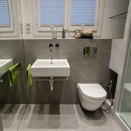 Villaroel - Modern Flat In San Antoni * Barcelona