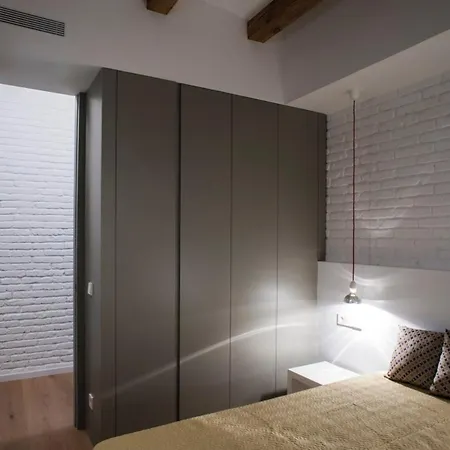 Apartment Villaroel - Modern Flat In San Antoni Barcelona